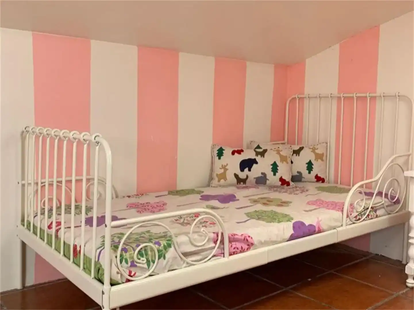 Habitación de Casa o chalet en venta en Hortigüela con Jardín privado, Parquet y Trastero