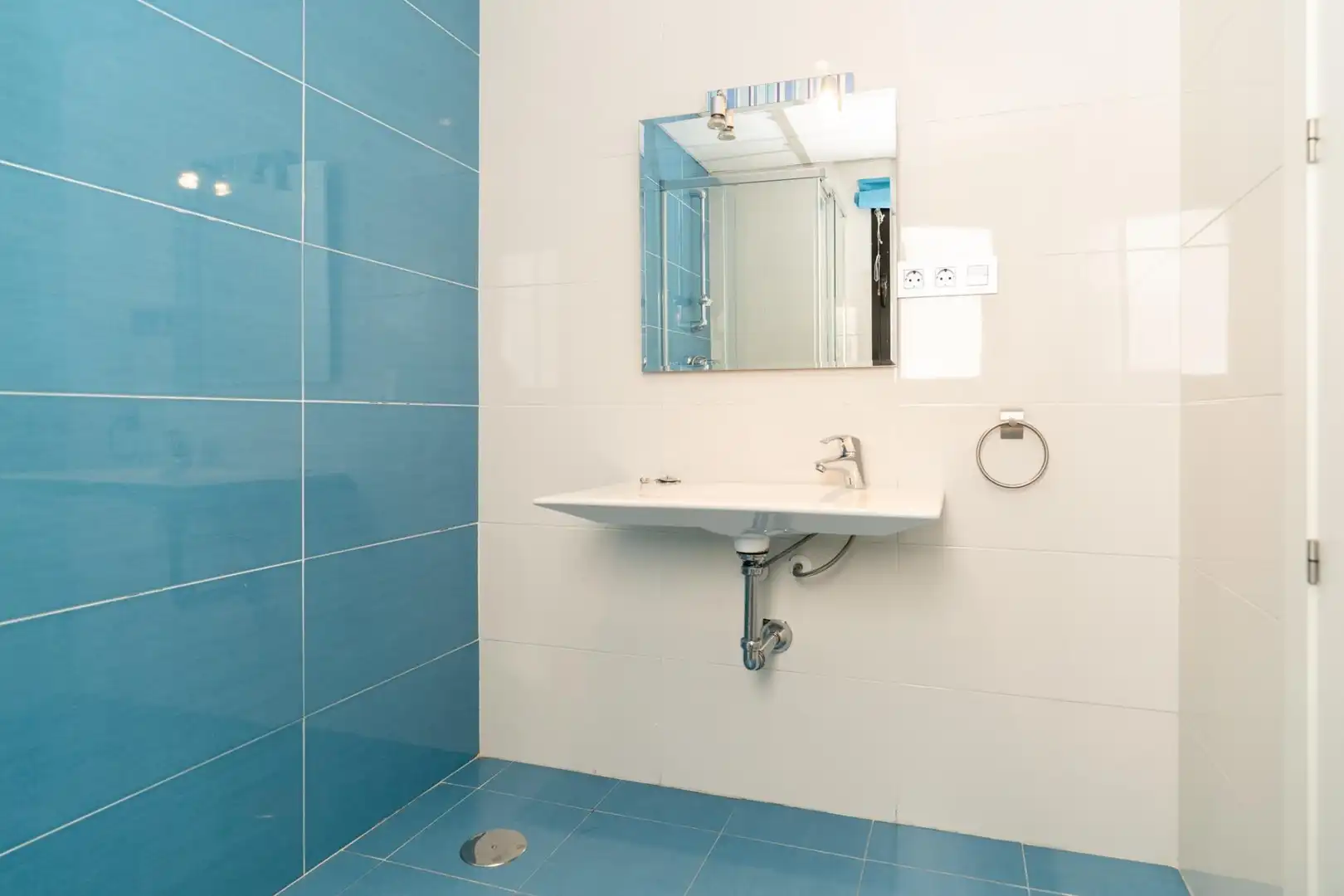 Baño de Casa adosada en venta en Motril con Aire acondicionado, Terraza y Trastero