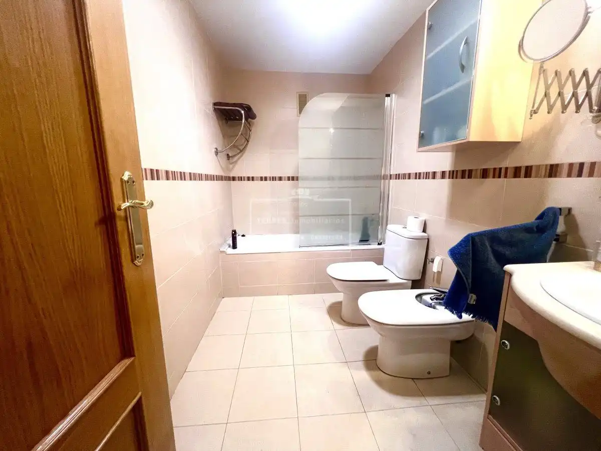 Baño de Piso en venta en Castellón de la Plana / Castelló de la Plana con Aire acondicionado, Calefacción y Terraza