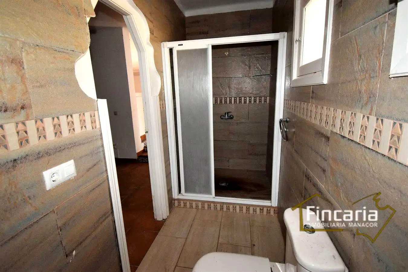 Bany de Finca rústica en venda en Felanitx amb Aire condicionat, Calefacció i Jardí privat