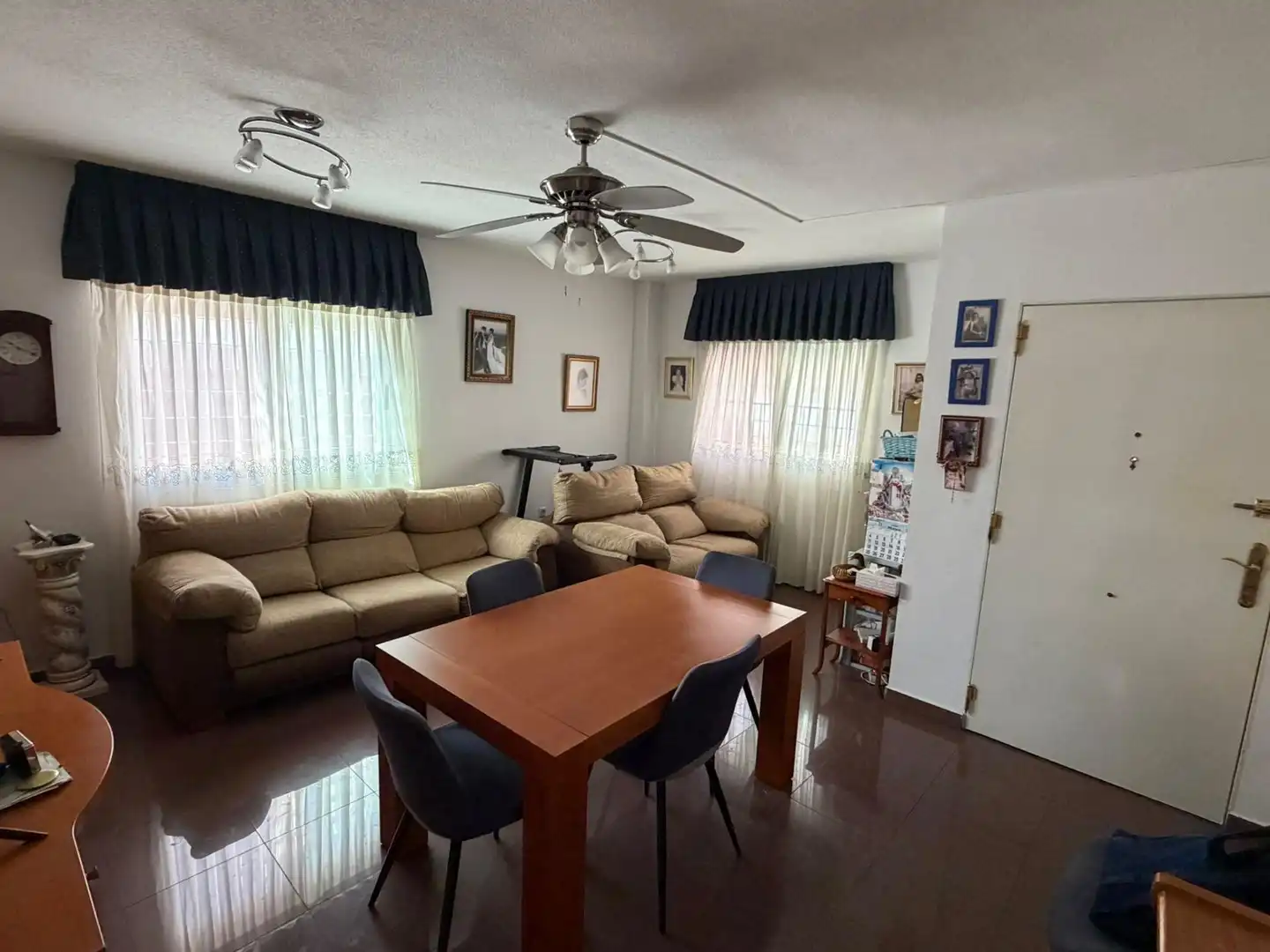 Sala de estar de Casa o chalet en venta en Murcia con Aire acondicionado, Calefacción y Jardín privado