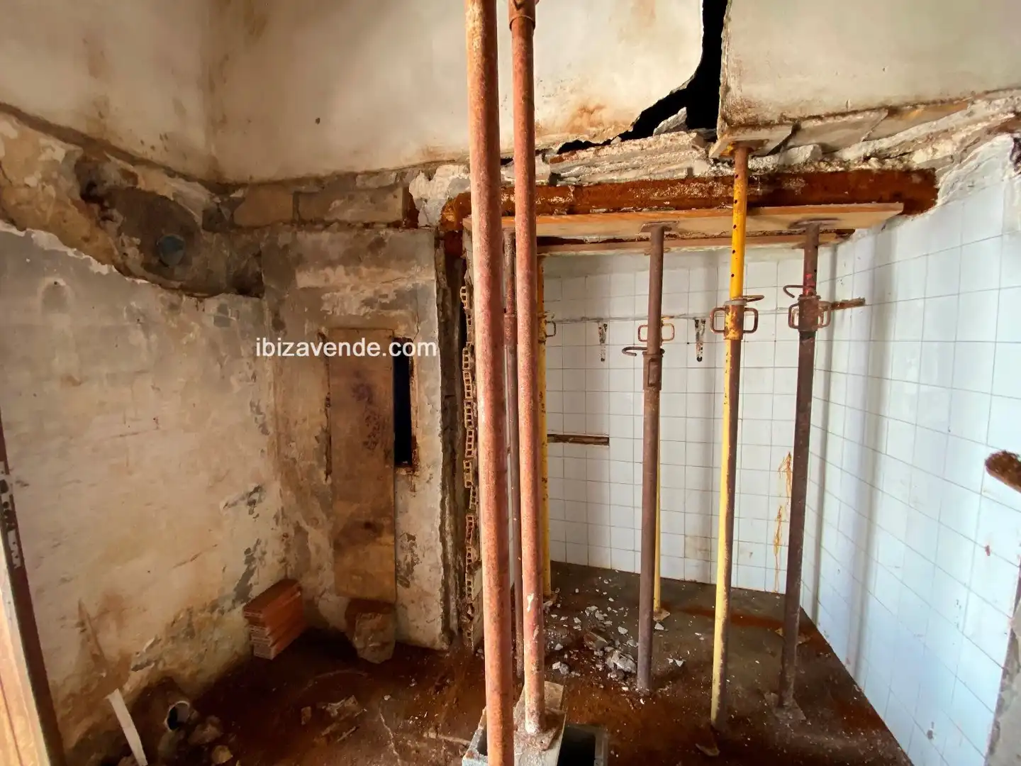 Geschaftsraum zum Verkauf in Carrer Santa Llúcia, Dalt de la Vila - La Marina