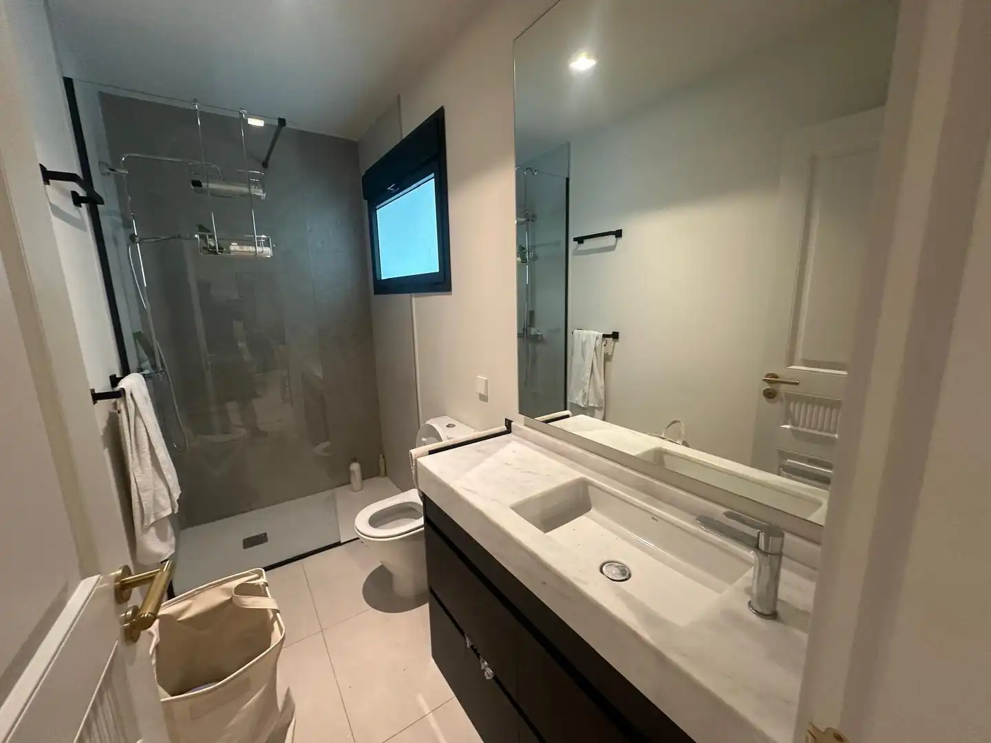 Badezimmer von Haus oder Chalet zur Miete in Madrid mit Klimaanlage, Heizung und Privatgarten