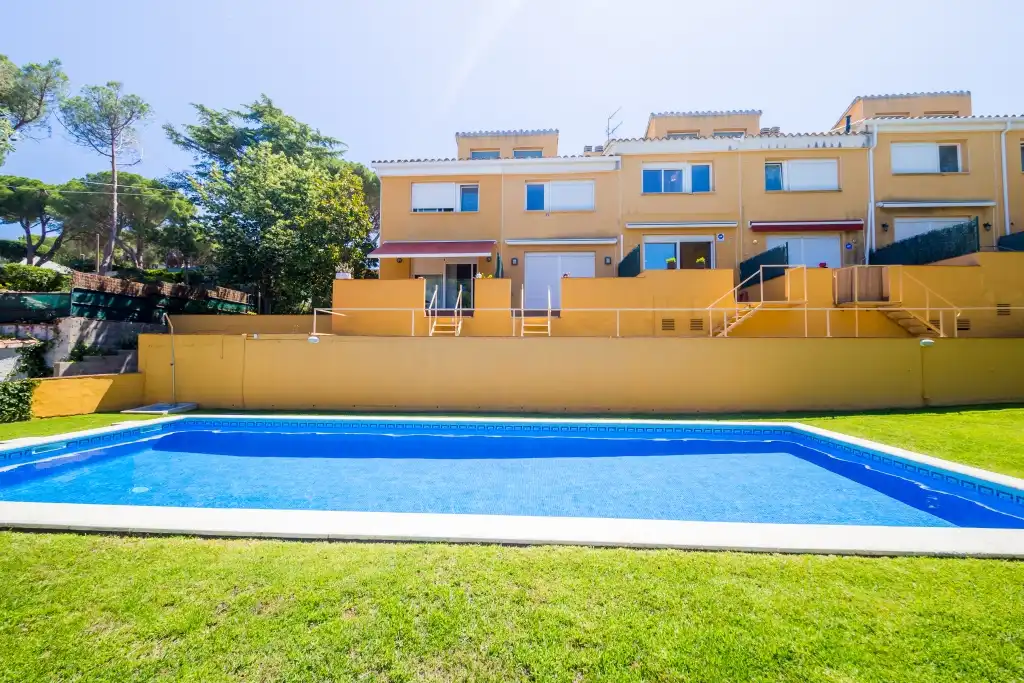 Maison mitoyenne avec piscine à vendre à Carrer Llorer 205, imagen 3