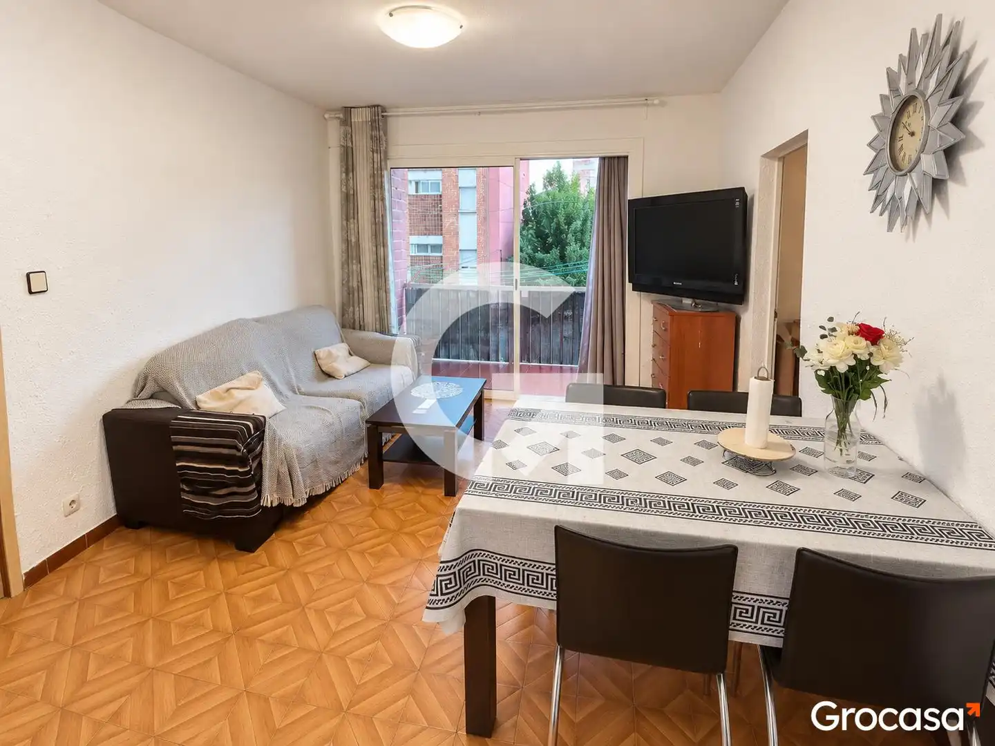 Piso con terraza en venta en CL OLOT, imagen 5