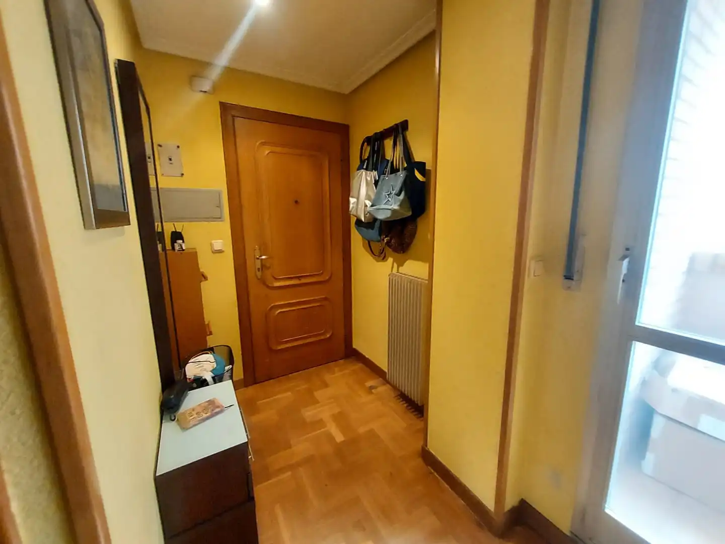 Wohnung zum Verkauf in Burgos mit Heizung, Parkett und Terrasse