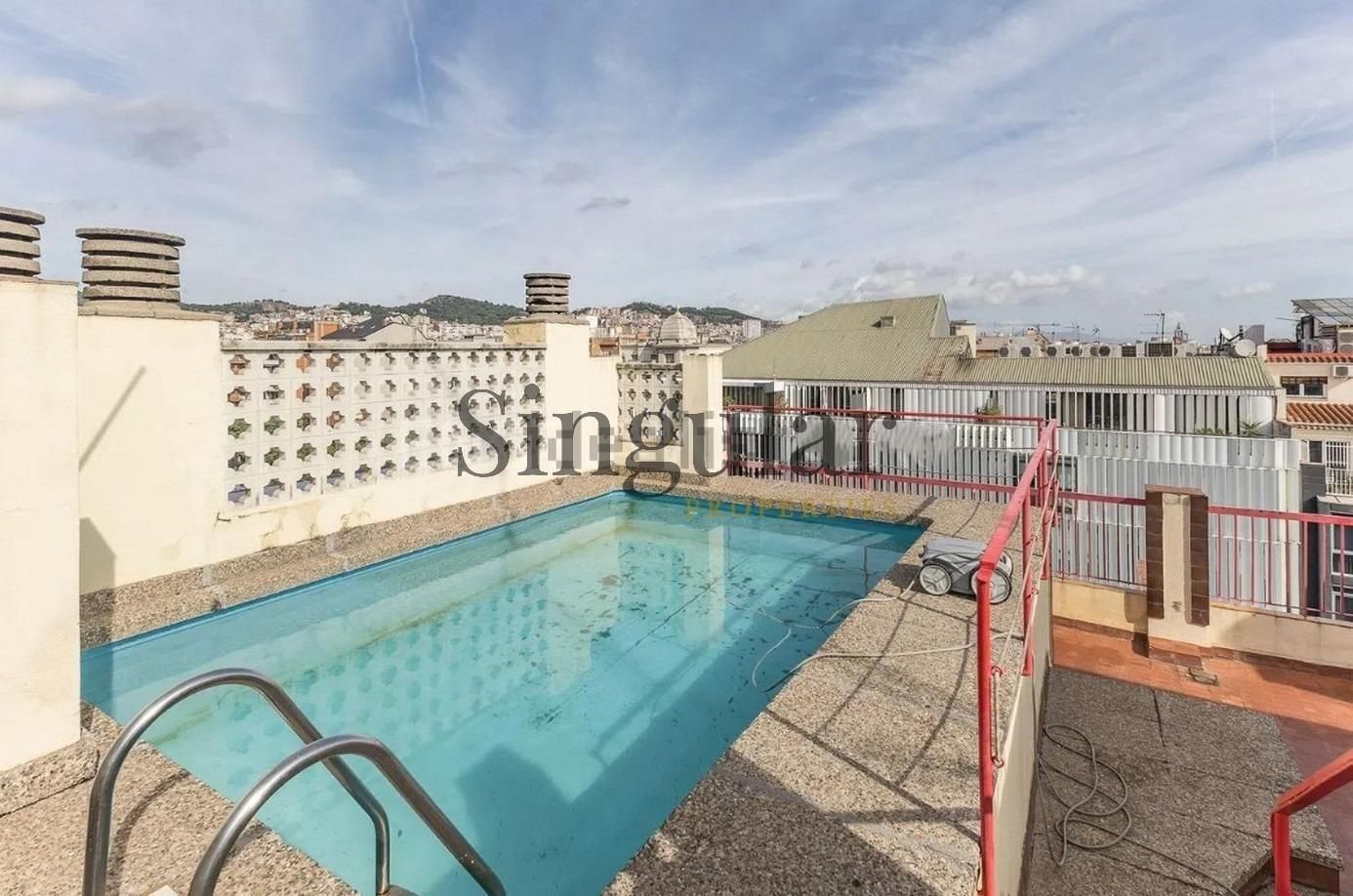 Piscina de Àtic en venda en  Barcelona Capital amb Calefacció, Terrassa i Piscina