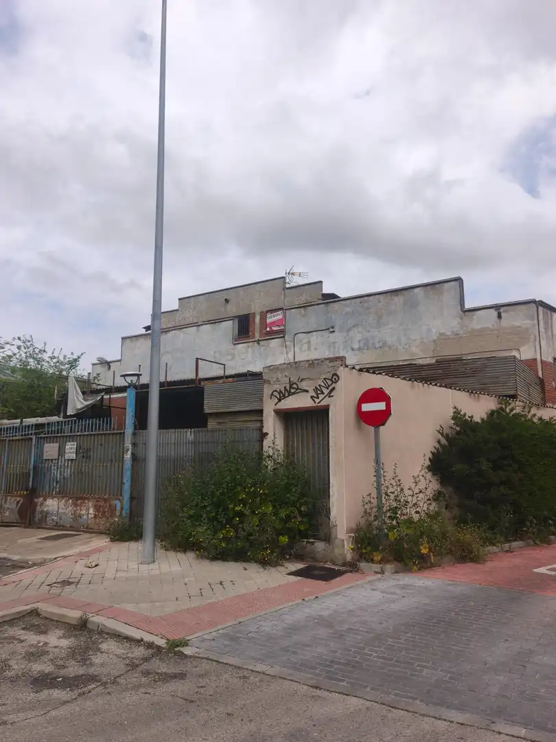 Terreno industrial en venta en Calle del Pico de la Mira, El Arroyo - La Fuente
