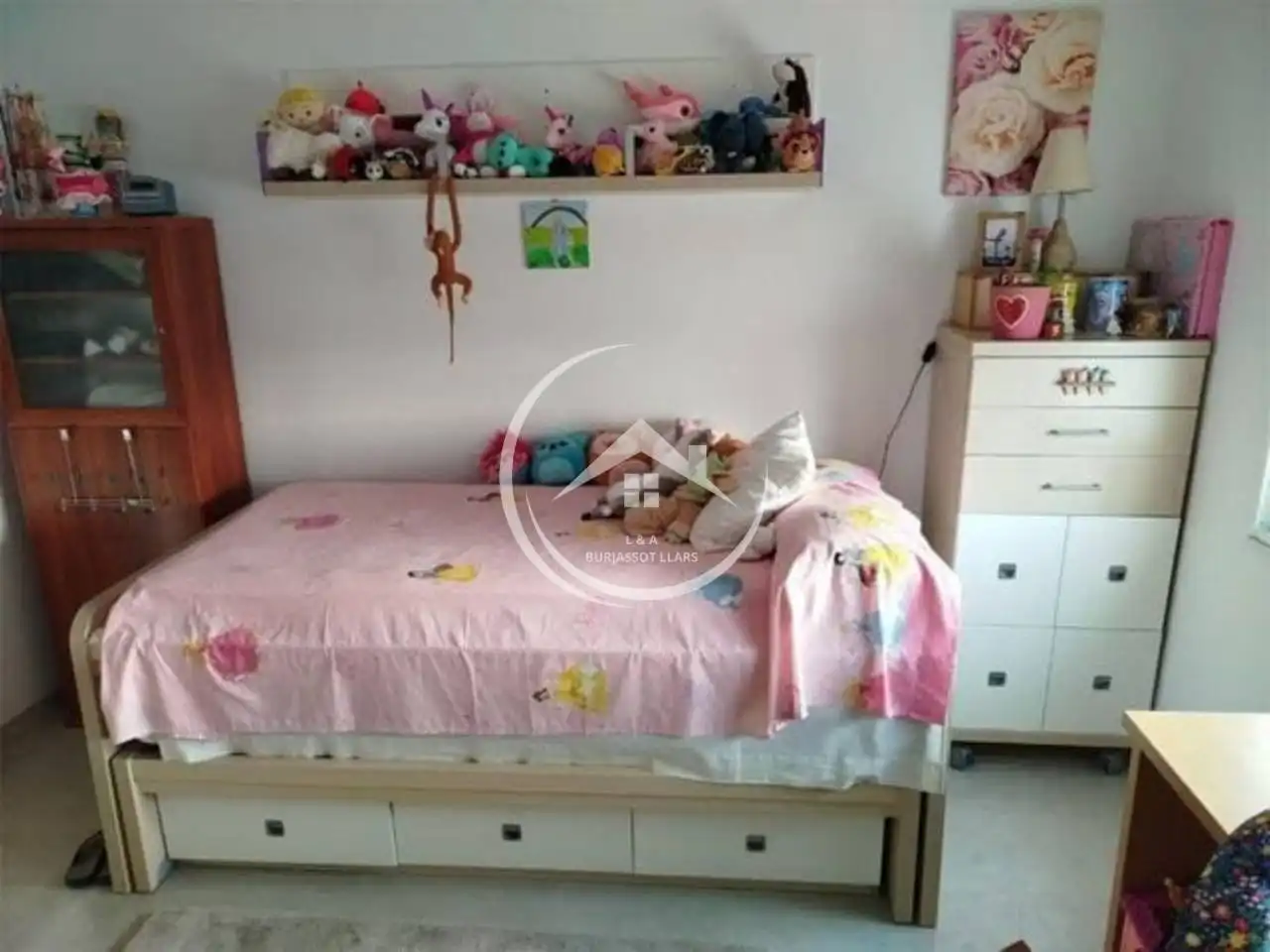 Dormitori de Casa o xalet en venda en Riba-roja de Túria amb Aire condicionat, Jardí privat i Terrassa