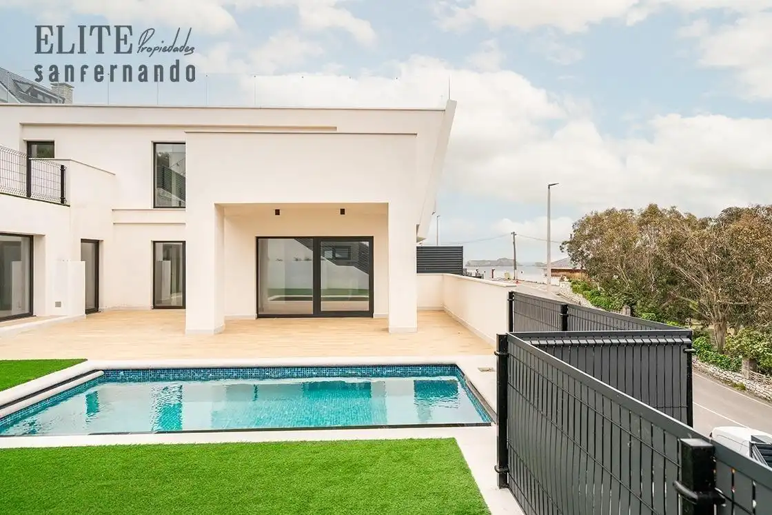 Piscina de Casa o chalet en venta en Suances con Calefacción, Jardín privado y Piscina