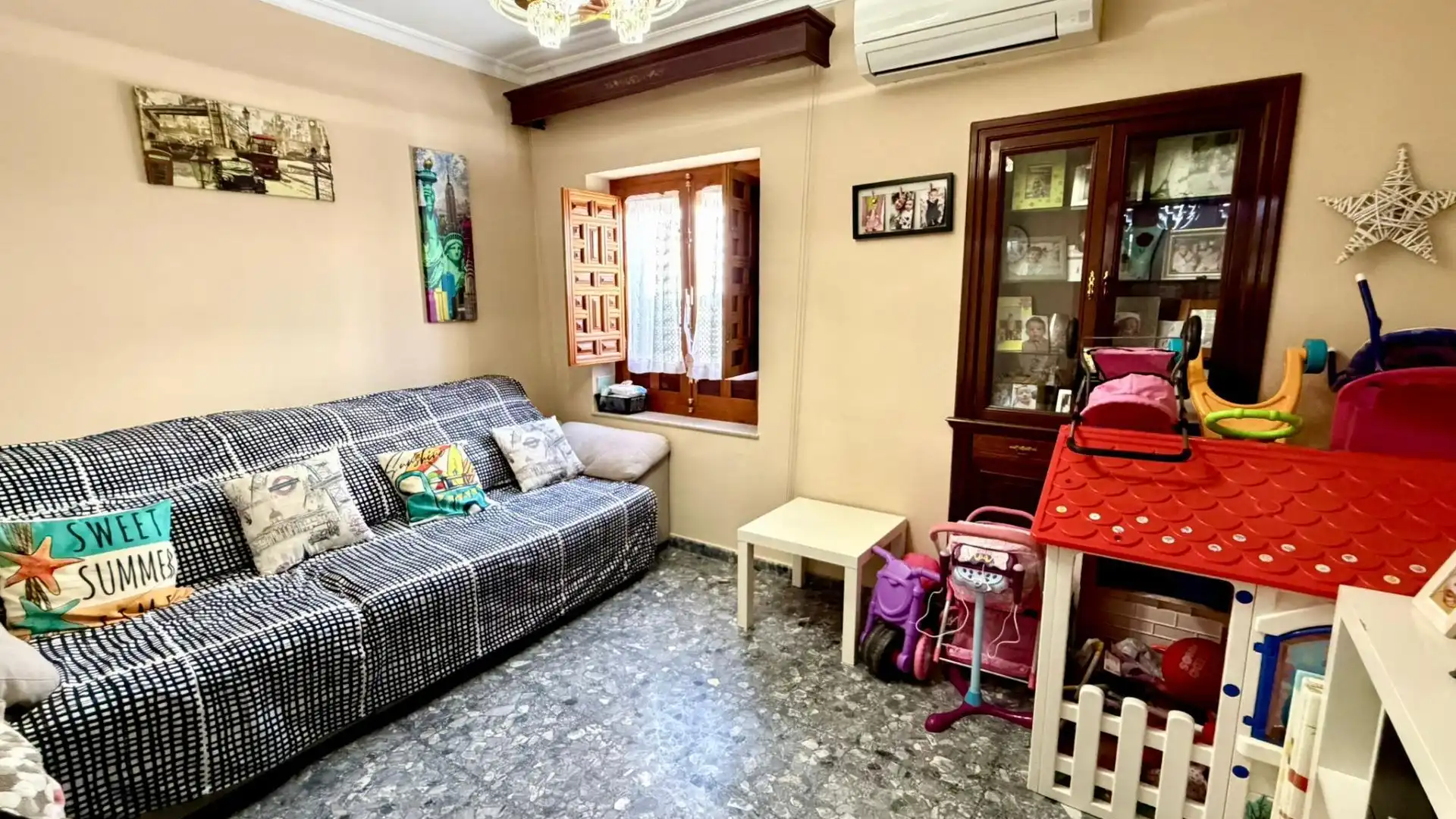 Living room of Houses for sale in Antequera  with Air Conditioner, Terrace and Storage room