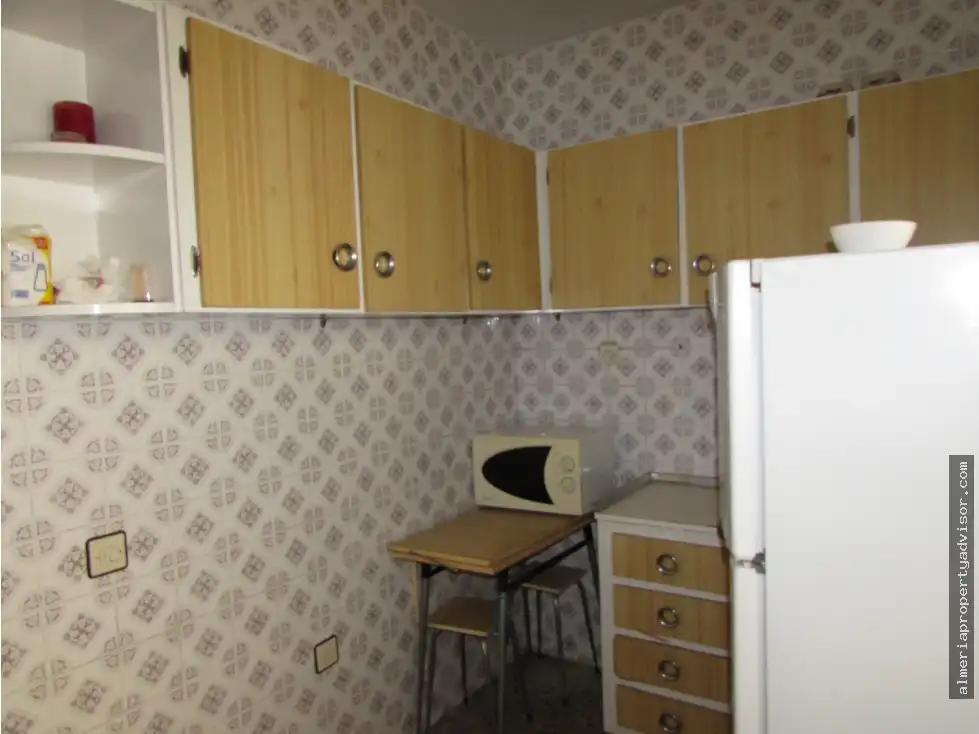Cuina de Pis en venda en Almería amb Moblat