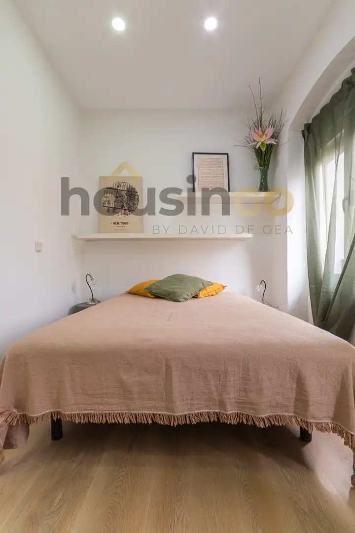 Bedroom of Flat for rent in Chamberí