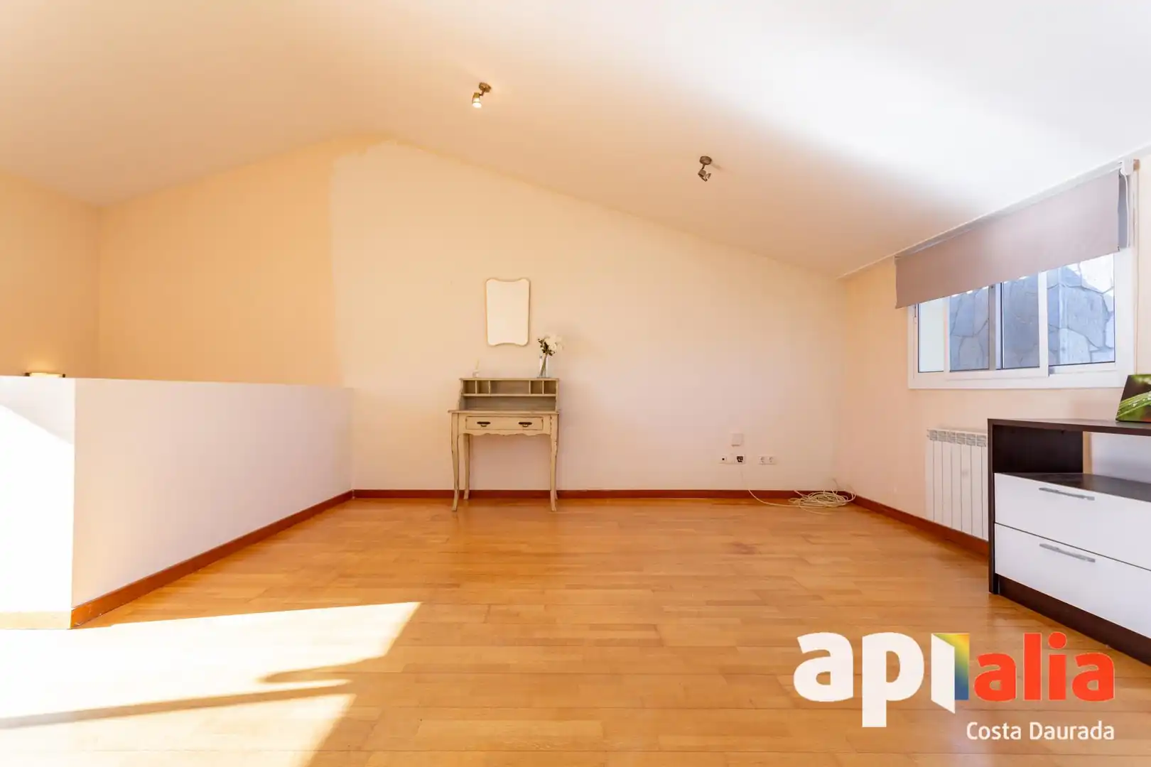 Habitación de Casa adosada en venta en Cambrils con Calefacción, Jardín privado y Terraza