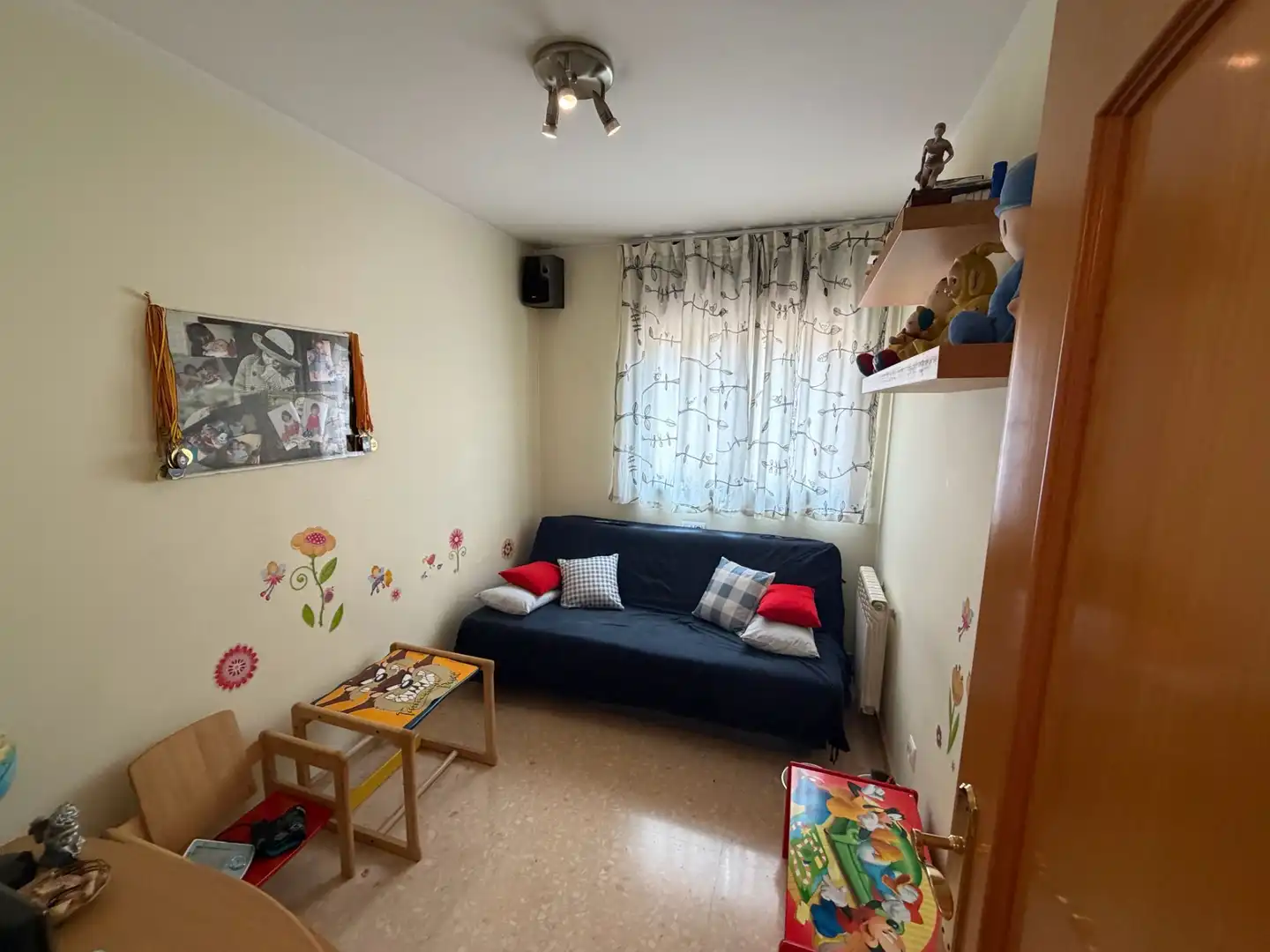 Sala de estar de Piso en venta en Sant Boi de Llobregat con Calefacción, Terraza y Amueblado