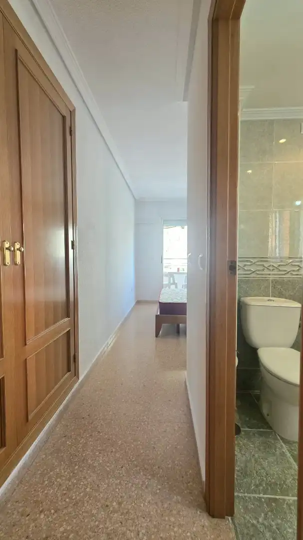 Habitación de Piso en venta en Alicante / Alacant con Aire acondicionado, Calefacción y Terraza