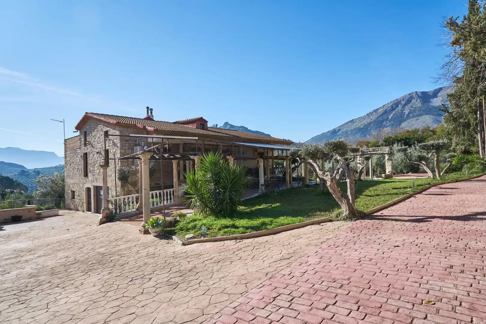 Vista exterior de Finca rústica en venda en Jaén amb Aire condicionat, Calefacció i Jardí privat