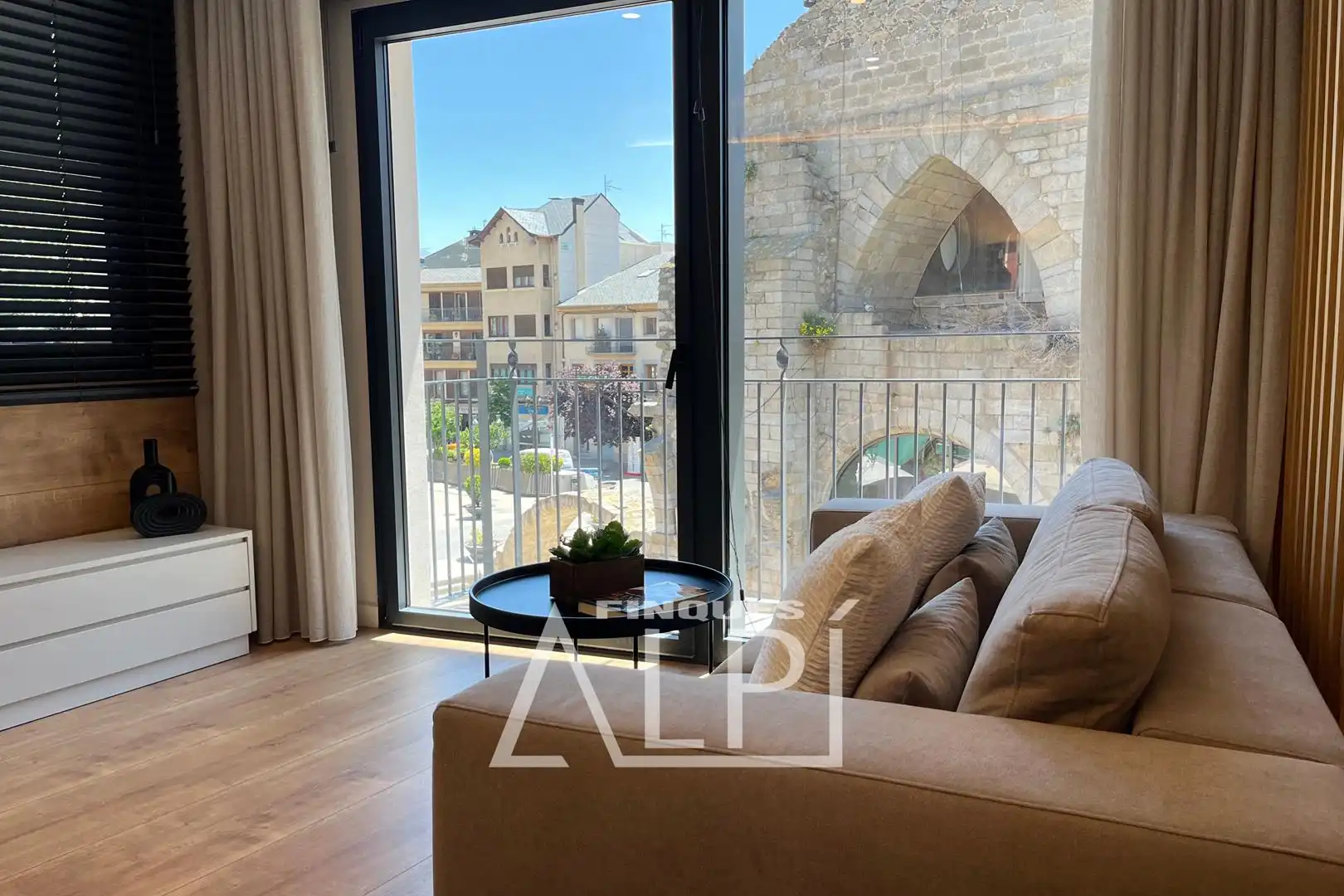 Sala d'estar de Apartament en venda en Puigcerdà amb Calefacció, Parquet i Traster