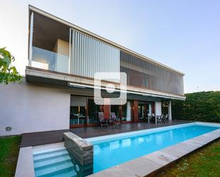 Exterior view of House or chalet for sale in Figueres  with Air Conditioner, Swimming Pool and Balcony
