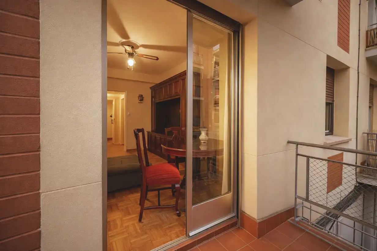 Habitación de Piso en venta en  Madrid Capital con Terraza y Balcón