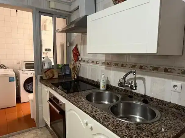 Cuina de Pis per a compartir en Algeciras amb Parquet, Moblat i Balcó