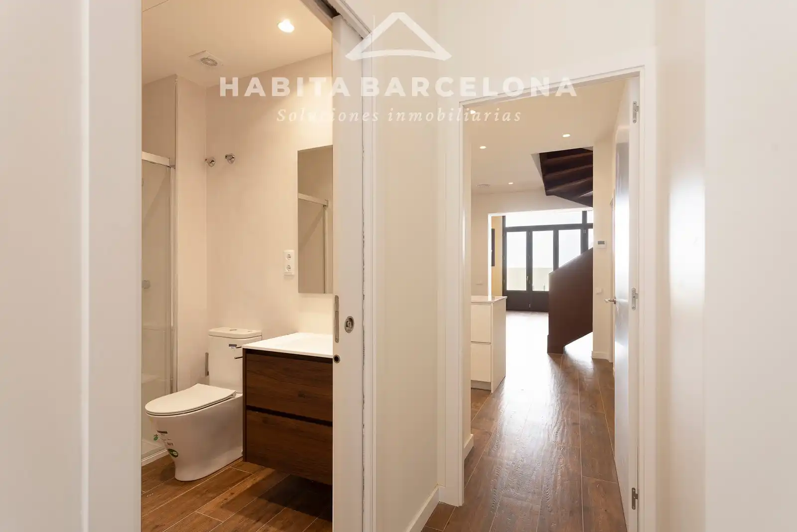 Habitación de Dúplex en venta en Barcelona con Aire acondicionado, Calefacción y Jardín privado