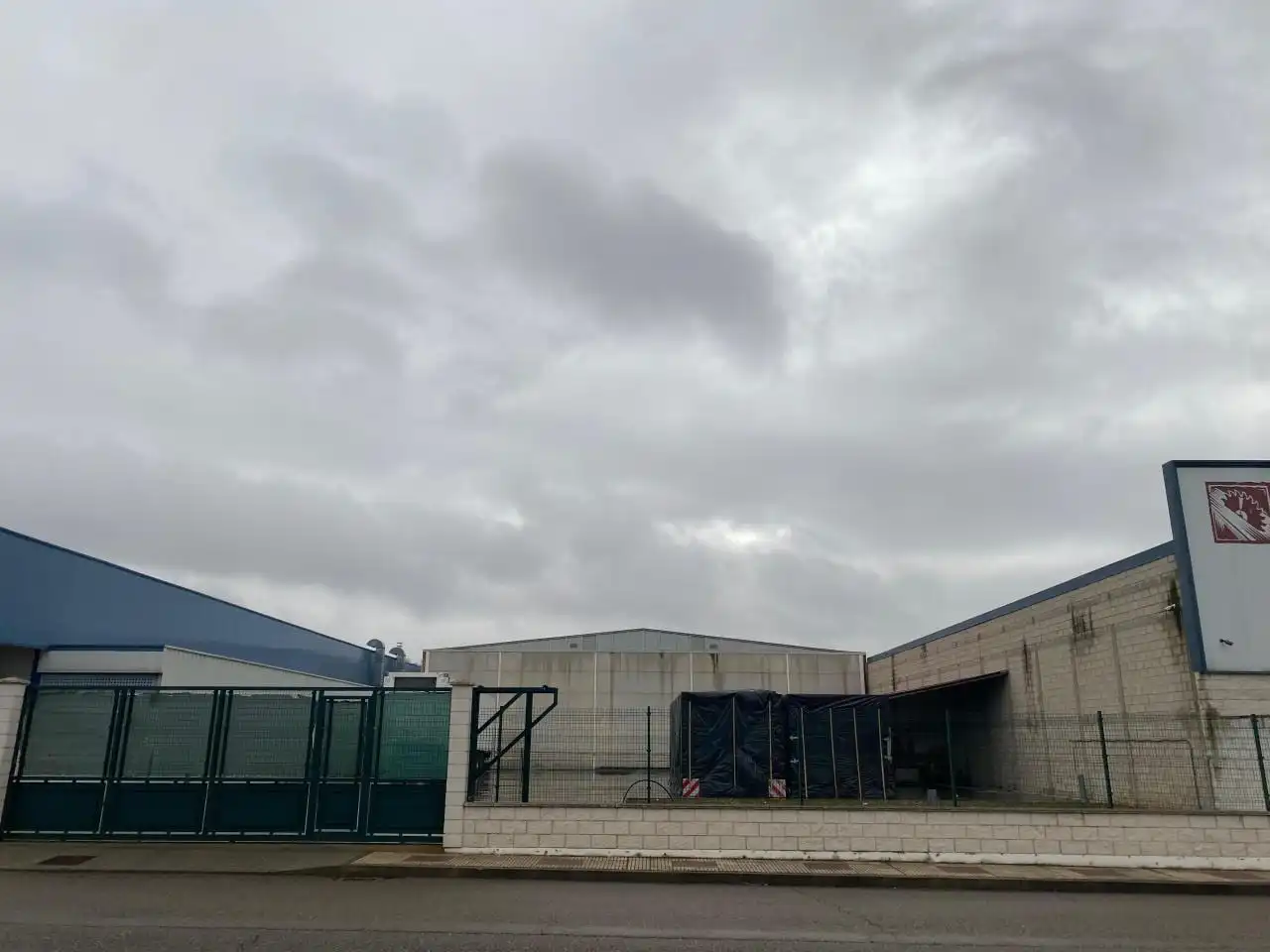 Exterior view of Industrial land for rent in Villaquilambre