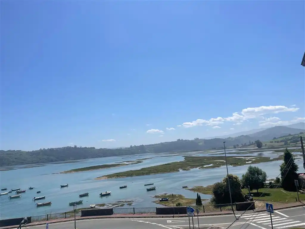 Piso en venta en San Vicente de la Barquera con Calefacción, Amueblado y Horno