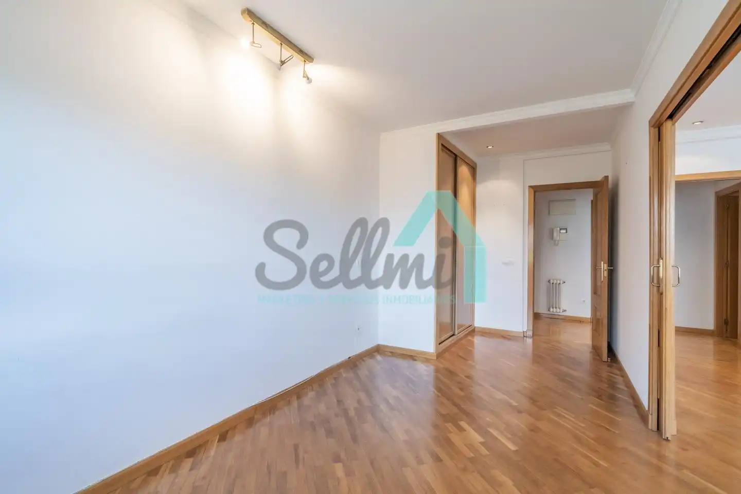 Habitación de Piso de alquiler en Oviedo  con Calefacción, Parquet y Terraza