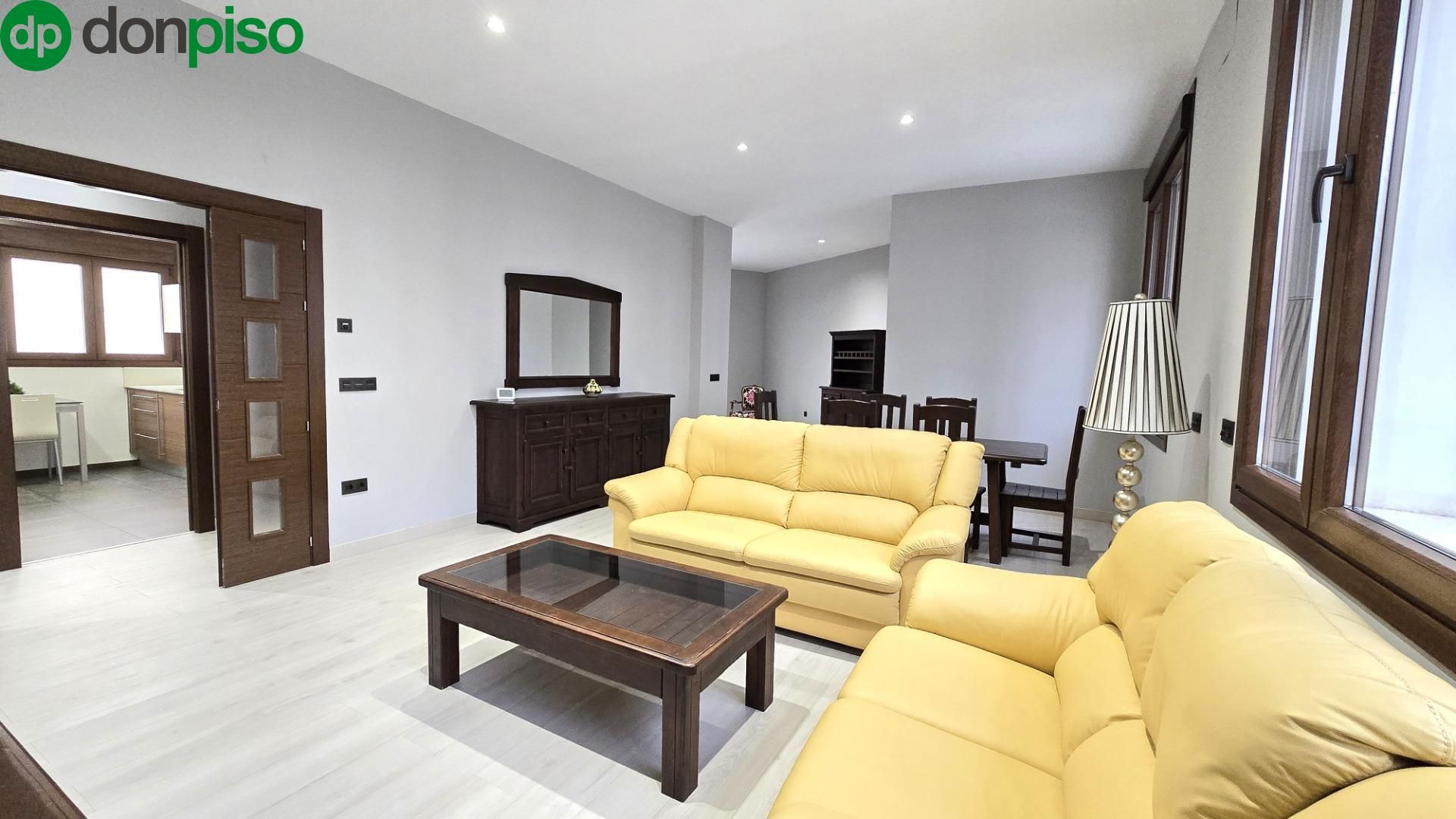 Living room of Planta baja for rent in  Granada Capital  with Air Conditioner and Storage room