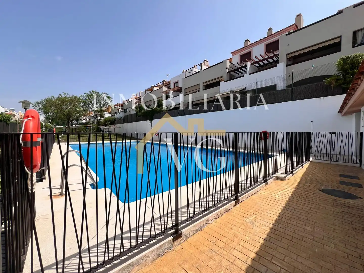 Piscina de Piso en venta en Guillena