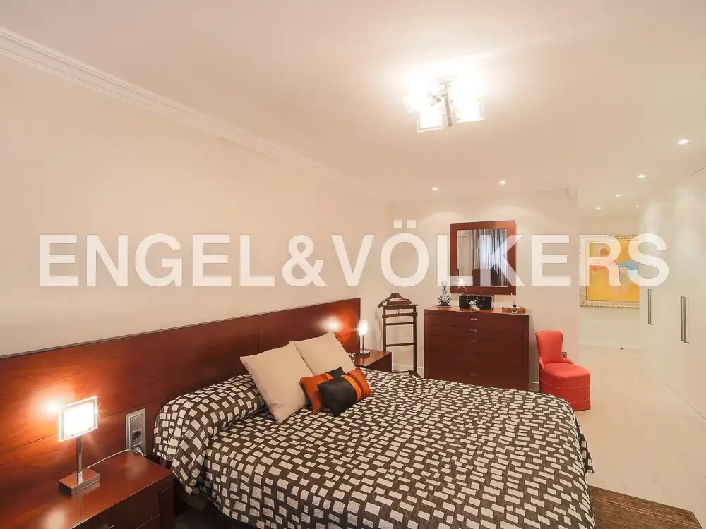 Bedroom of Flat for sale in Valencia  with Air Conditioner, Heating and Terrace