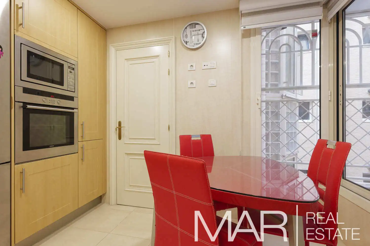 Flat for sale in Calle Nogales, Acacias