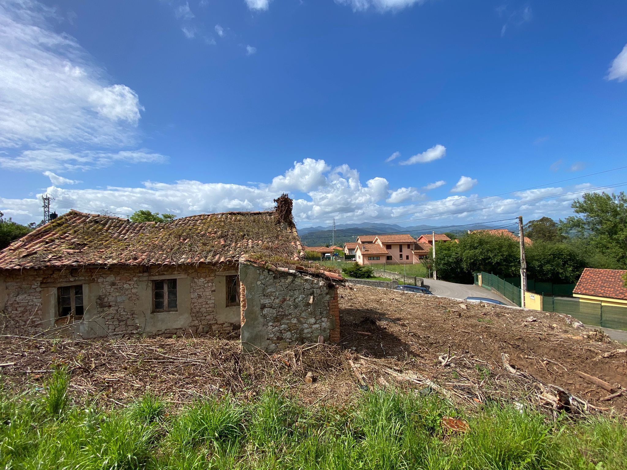 House or chalet for sale in Las Regueras    with Parquet flooring