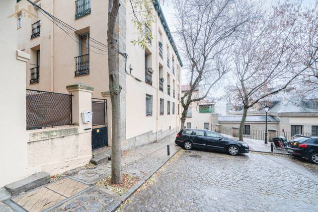 Piso en Venta en Calle Floridablanca en Abantos - Carmelitas