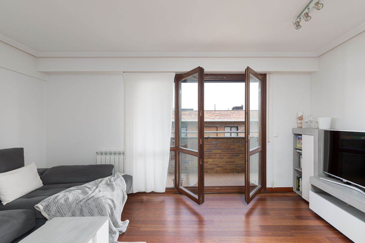 Habitación de Piso en venta en Donostia - San Sebastián  con Calefacción, Terraza y Trastero