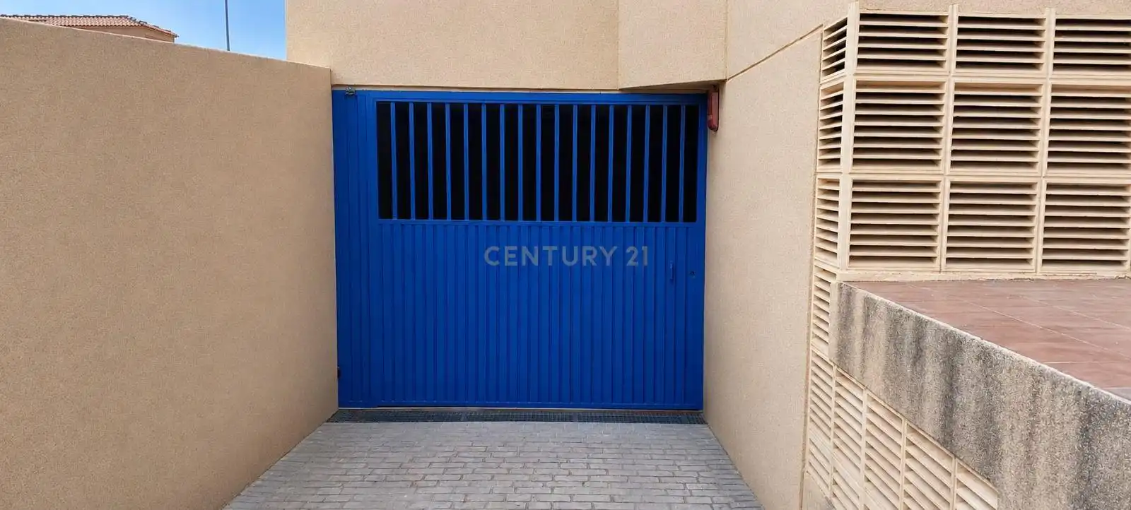 Vista exterior de Garaje en venta en Orihuela