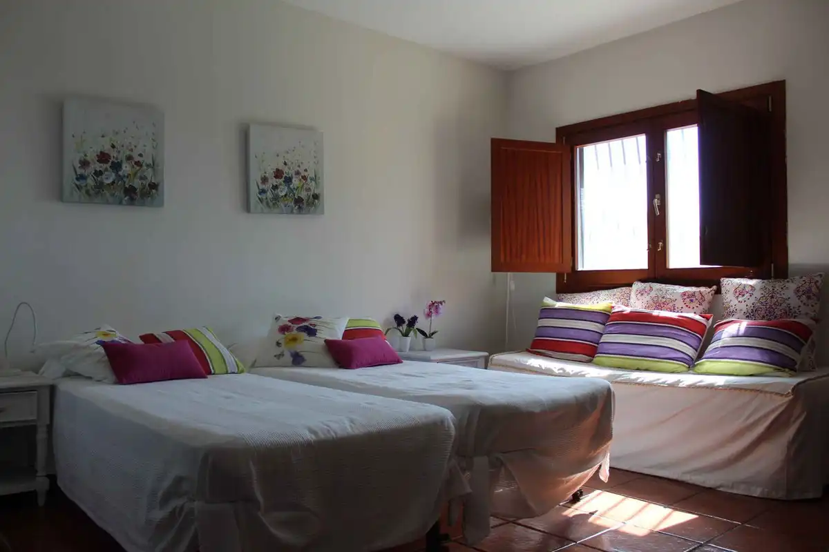 Dormitori de Casa adosada en venda en Marbella amb Aire condicionat, Terrassa i Traster