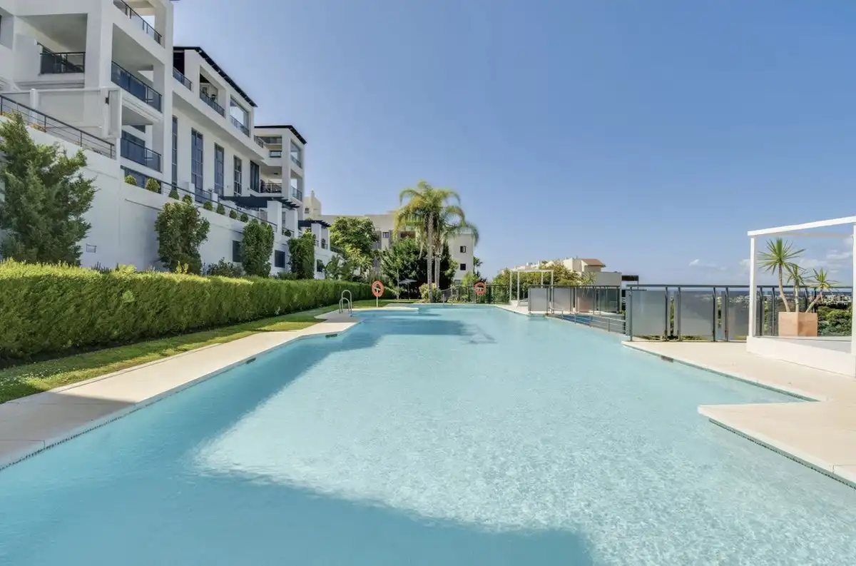 Swimming pool of Apartments for sale in Benahavís  with Air Conditioner, Terrace and Storage room