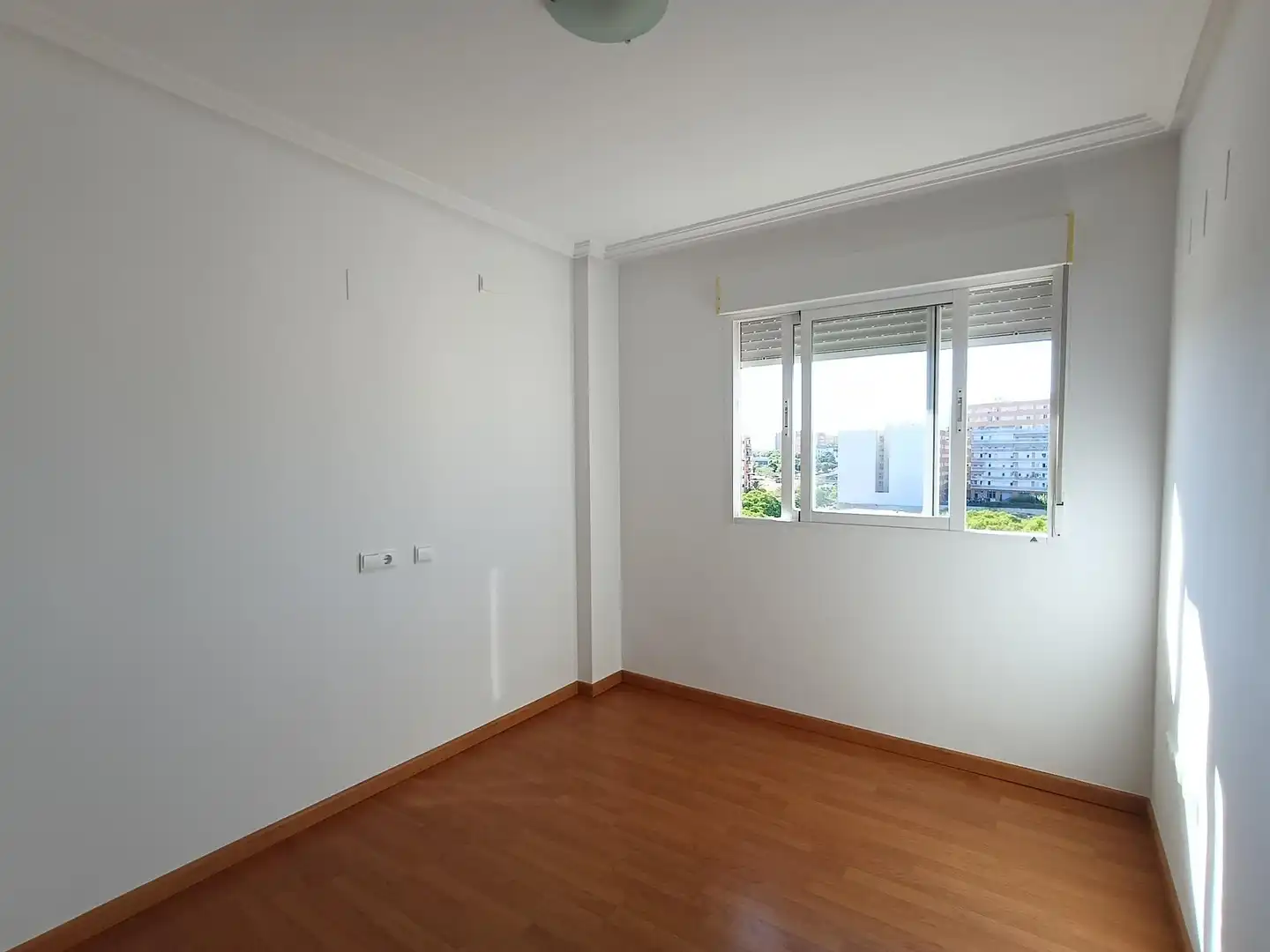Habitación de Piso en venta en Alicante / Alacant con Aire acondicionado, Jardín privado y Trastero