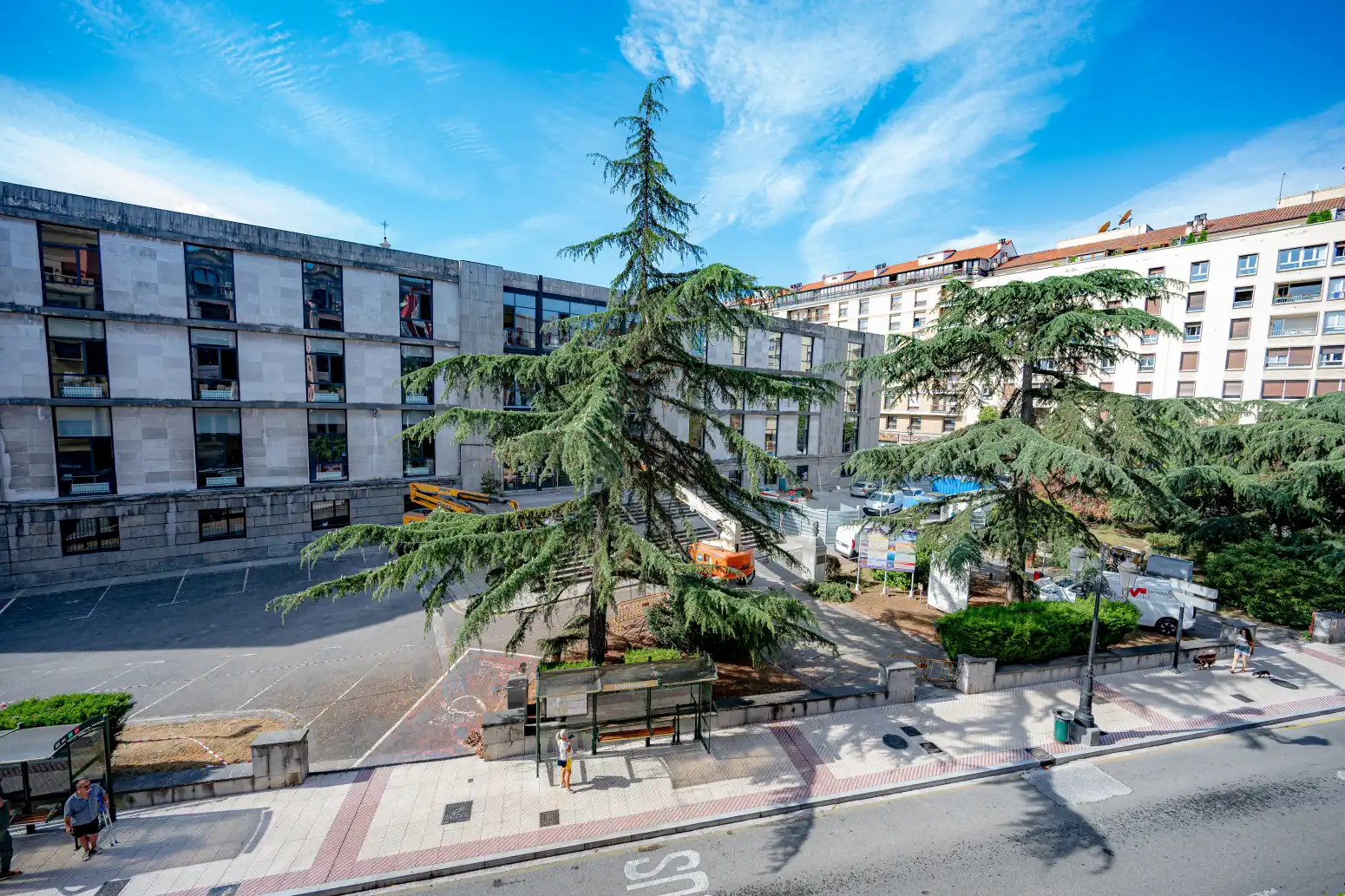 Vista exterior de Pis en venda en Oviedo  amb Calefacció i Balcó