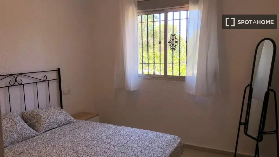 Habitación en El Brillante -El Naranjo - El Tablero