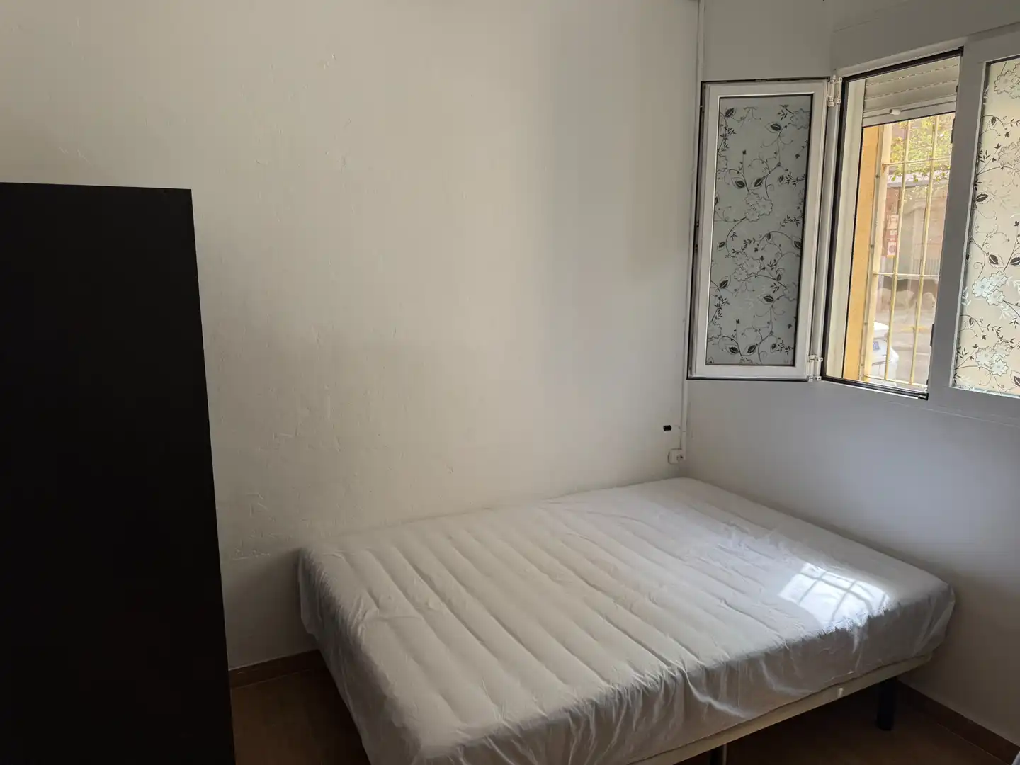 Bedroom of Flat for sale in Valencia  with Air Conditioner and Storage room