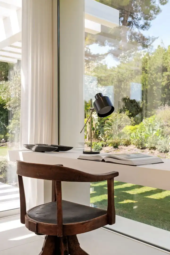Dormitori de Casa o xalet en venda en Estepona amb Aire condicionat, Jardí privat i Terrassa