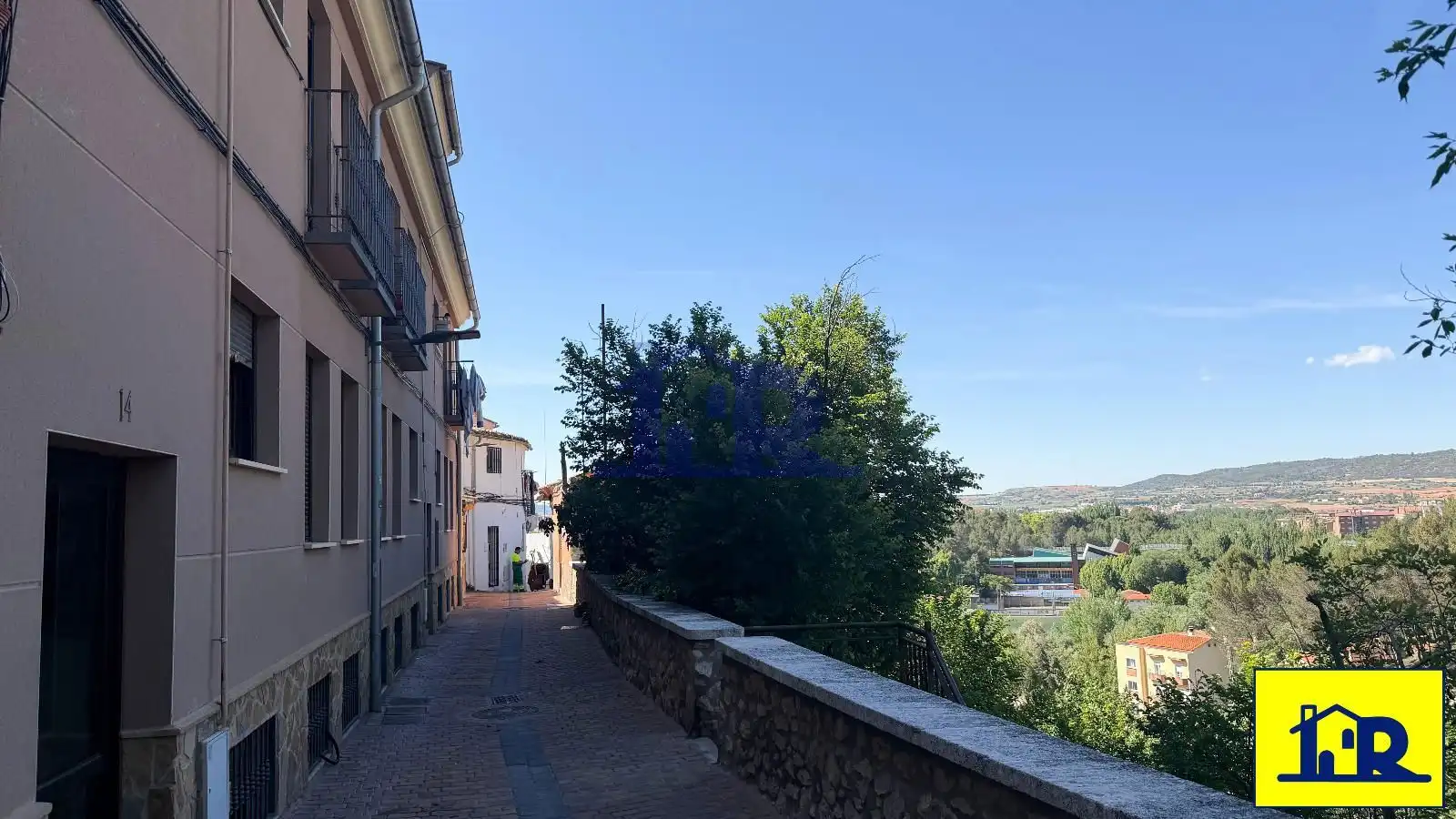 Vista exterior de Dúplex en venta en Cuenca con Calefacción, Trastero y Amueblado