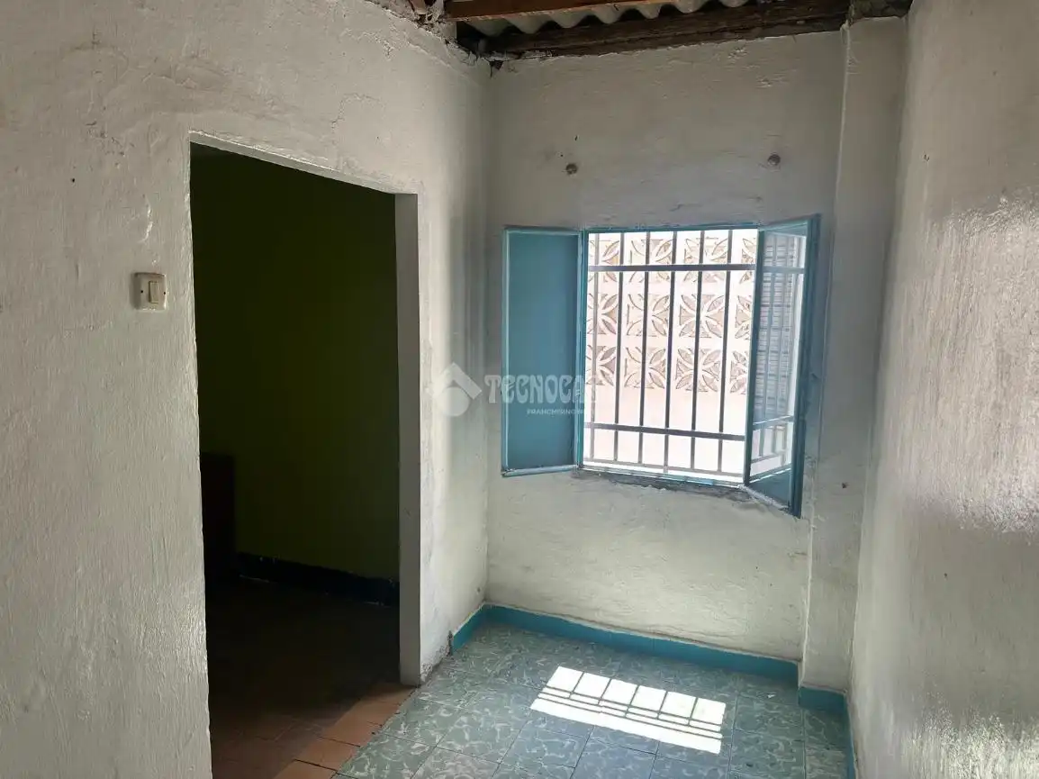 Schlafzimmer von Einfamilien-Reihenhaus zum Verkauf in Sevilla
