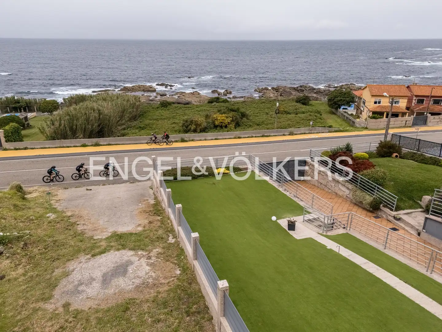 Casa o xalet en venda en Oia amb Calefacció, Jardí privat i Parquet