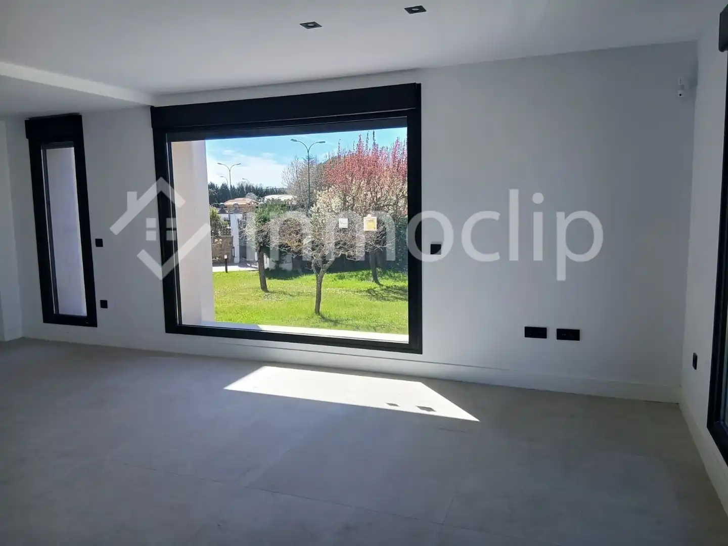 Sala d'estar de Casa o xalet en venda en Villamayor amb Calefacció, Jardí privat i Terrassa