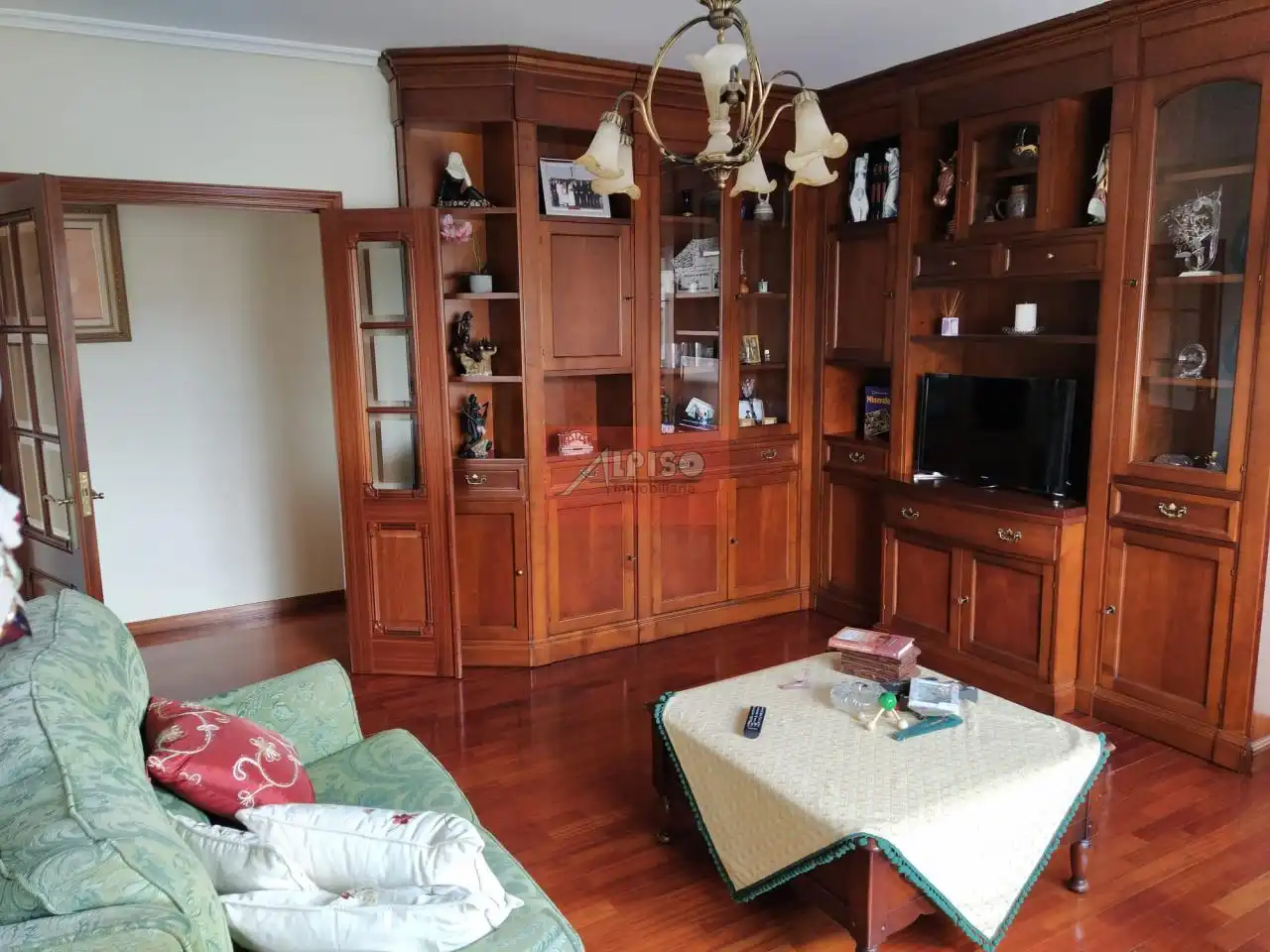 Living room of Flat for rent in Ourense Capital   with Heating, Parquet flooring and Furnished
