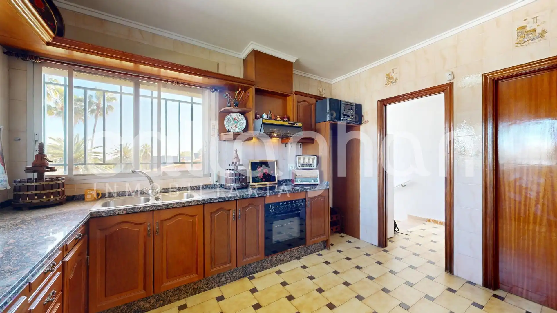 Cuina de Casa o xalet en venda en Chiva amb Aire condicionat, Jardí privat i Terrassa